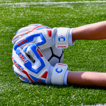 Talon Mirage Goalkeeper Gloves Field Image 2