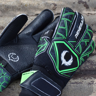 Triton Raider Goalkeeper Gloves Field Image
